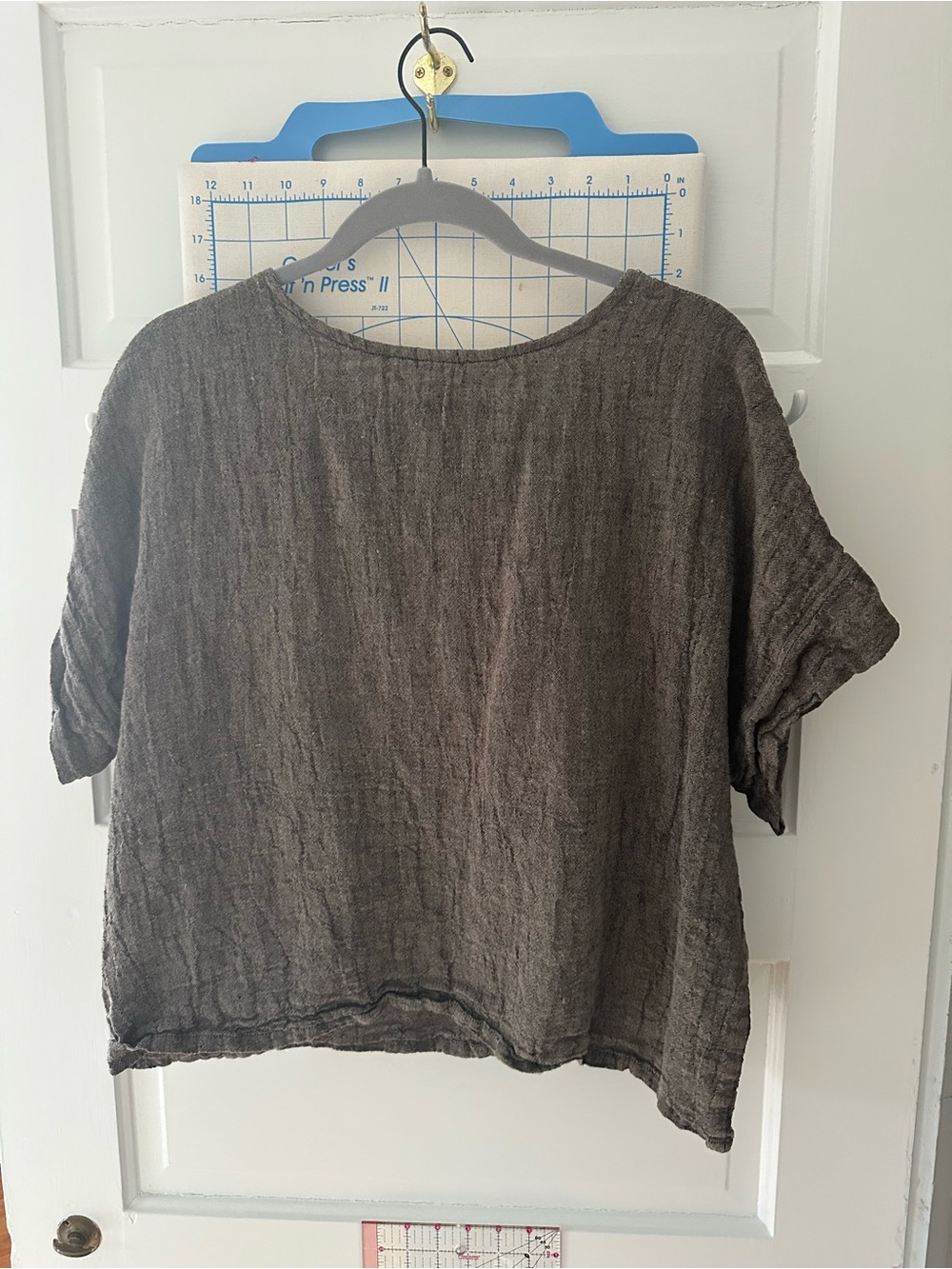 Georgia Tee in Linen Gauze Pepper - Picture 3 of 6